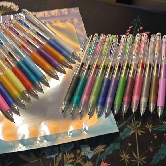 Pilot Juice Ballpoint Pens 24CT Color Set .5mm NEW - Picture 2 of 3